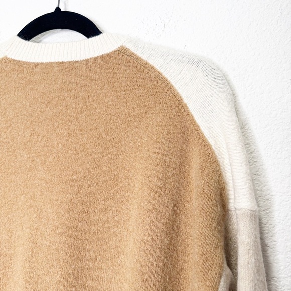 Madewell Short Kent Ex-Boyfriend Cardigan Sweater in Colorblock Coziest Yarn - Picture 8 of 10